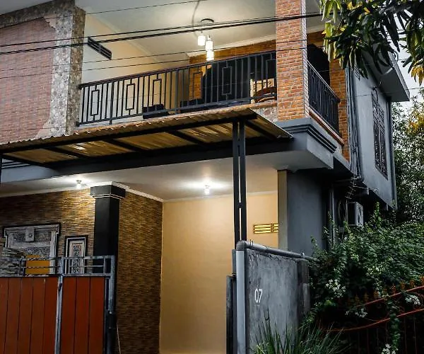 Ilyas House ゲストハウス ジンバラン